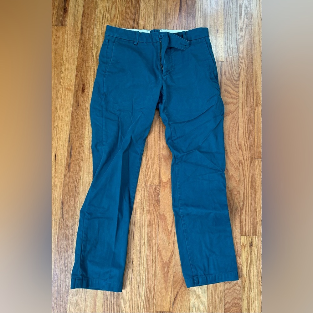 Levi’s 510 Chinos